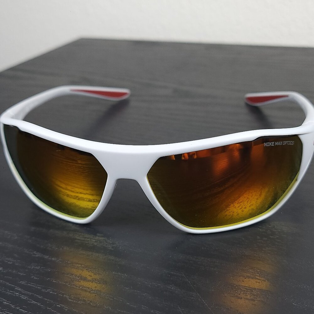 NIKE AERO DRIFT MEN'S GREY WRAP W/ MAX OPTICS - RED GRADIENT LENS